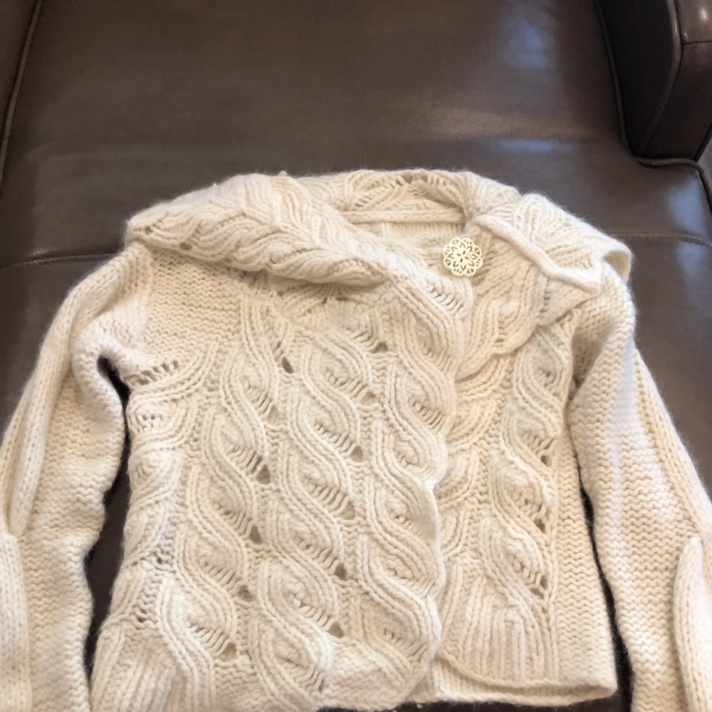 Sleeping on Snow cream wrap sweater sz XS